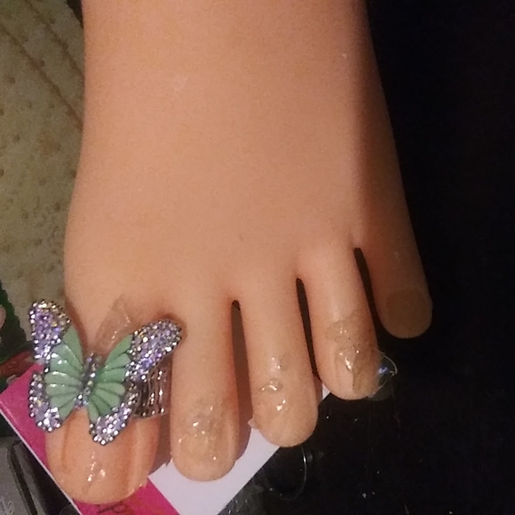 ACCESSORIES/TOE 💍 RING - Picture 2 of 3